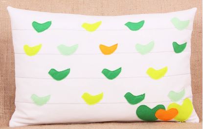 Resim Yastıkminder Koton Polyester Beyaz Yeşil kuşlar Keçe Aplike Dekoratif Yastık