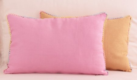Keten Pembe Oyalı Dekoratif Yastık Kılıfı resmi