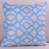 KADİFE ŞÖNİL TURKUAZMAVİ BEYAZ GEMETRİK DESEN BASKI DEKORATİF YASTIK  KILIFI resmi