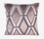 KADİFE DOKUMA GRİ VİZON GEOMETRİK DESEN DEKORATİF YASTIK KILIFI resmi