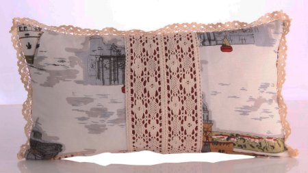 KOTON BORDO EKRU ŞEHİR TEMALI DANTELLİ DEKORATİF YASTIK KIRLENT KILIFI resmi